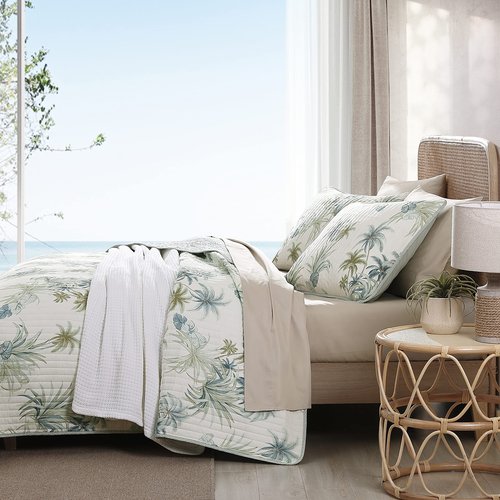 Tommy Bahama - Twin Quilt, Reversible Cotton Bedding, Floral Bedding Set (Serenity Palm Blue, Twin)