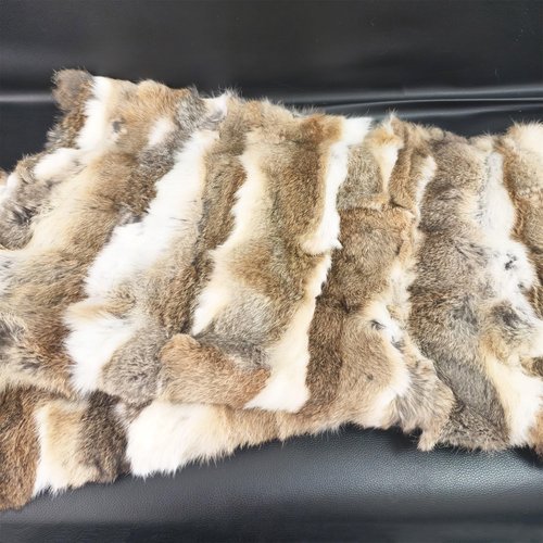 Natural Rabbit Fur Sofa Bed Throw Blanket,Rug,Rabbit Pelt Skin Fur Blankets/Plates Furry Soft Warm Lush Throw Home Decoration Reprocessed DIY Materials (21.65" x 43.3" Tan)
