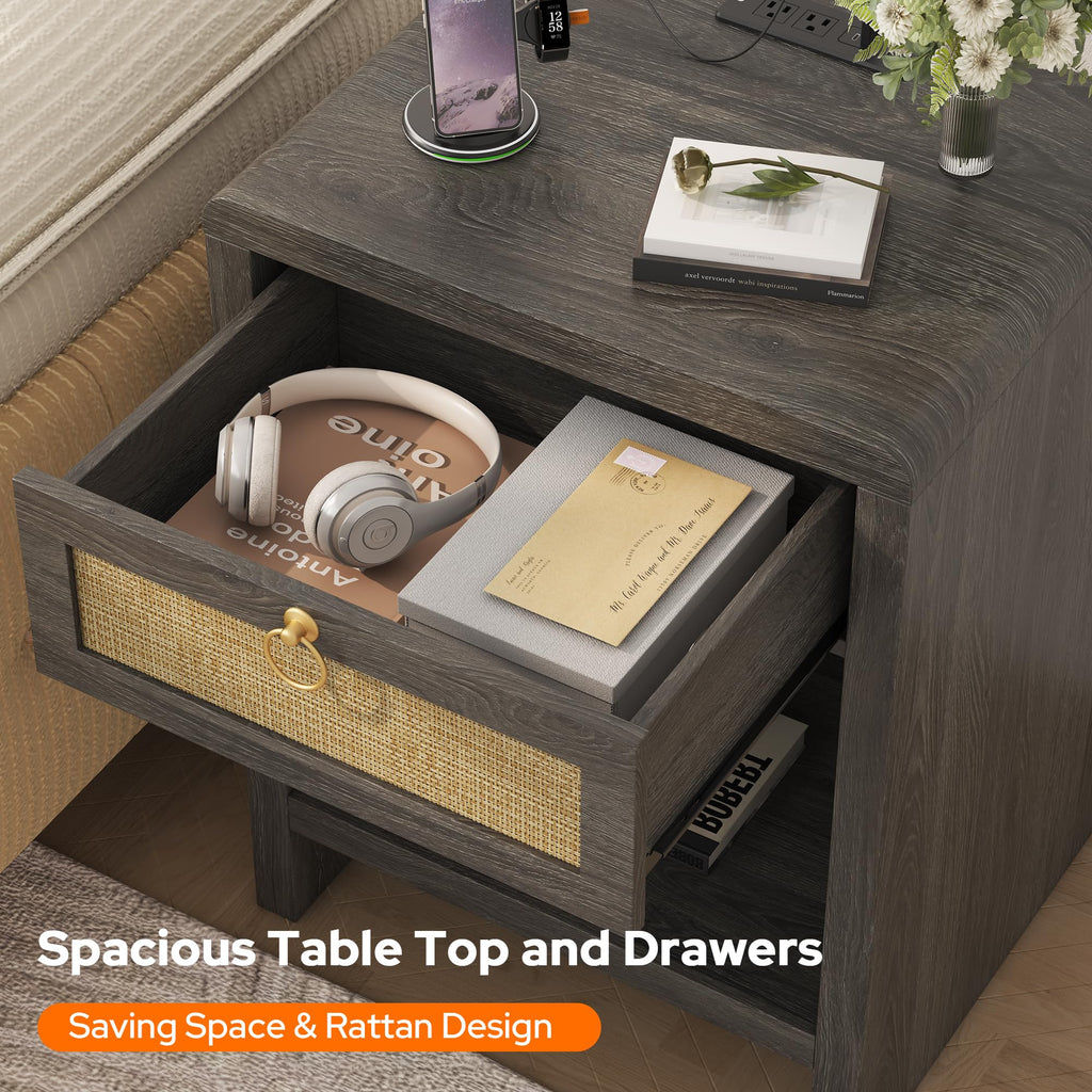 UNIQUITE Rattan Nightstand Bedside Table, Nightstand with Charging Station, Boho End Table with Drawer and Storage Shelf, Wood End Table Night Stand for Bedroom, Small Space, Grey Oak