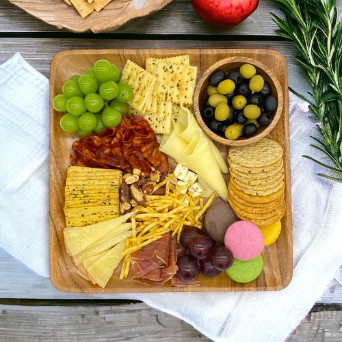 WRIGHTMART Wooden Plates Set of 4 – 12” Square Acacia Wood Dinner Plates & Wooden Charger Plates, Large Wood Chargers for Charcuterie, Steak, Entertaining & Holiday Table Settings