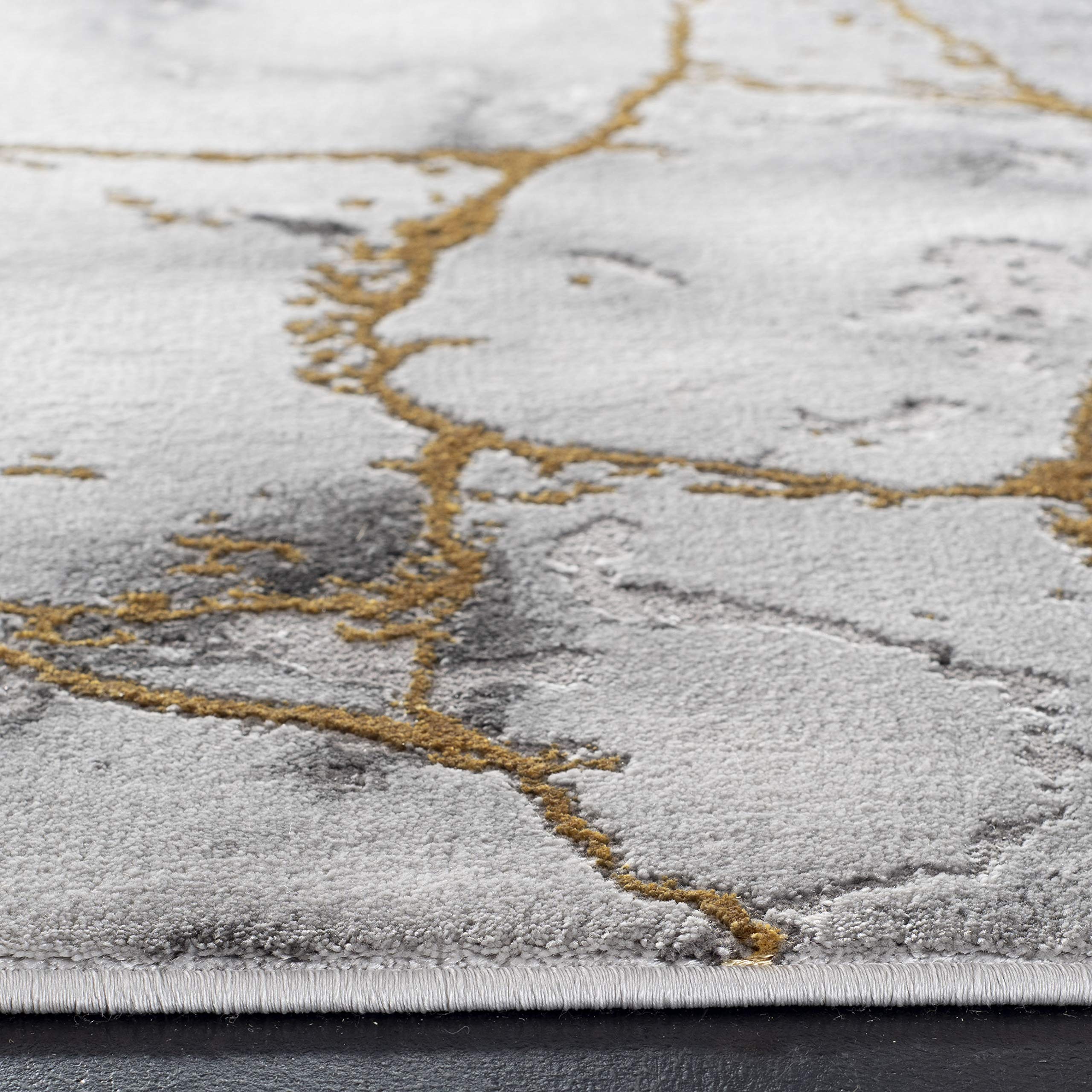 SAFAVIEH Craft Collection Runner Rug - 2'3" x 6', Grey & Gold, Modern Abstract Design, Non-Shedding & Easy Care, Ideal for High Traffic Areas in Living Room, Bedroom (CFT877F)