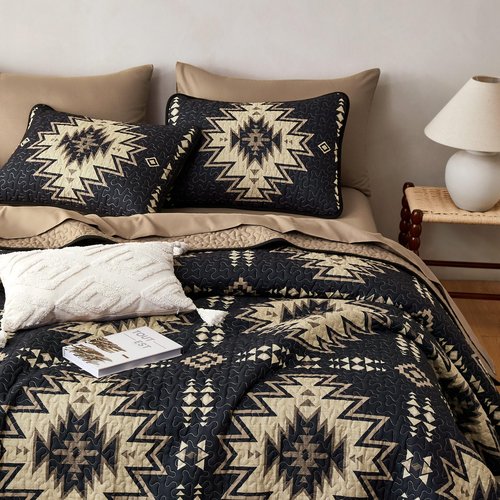 Wake In Cloud - Western Quilt Set, Southwestern Rustic Farmhouse Style with Aztec Geometric Pattern, Reversible Lightweight Bedspread Coverlet, 3 Pieces, Black Brown, King Size