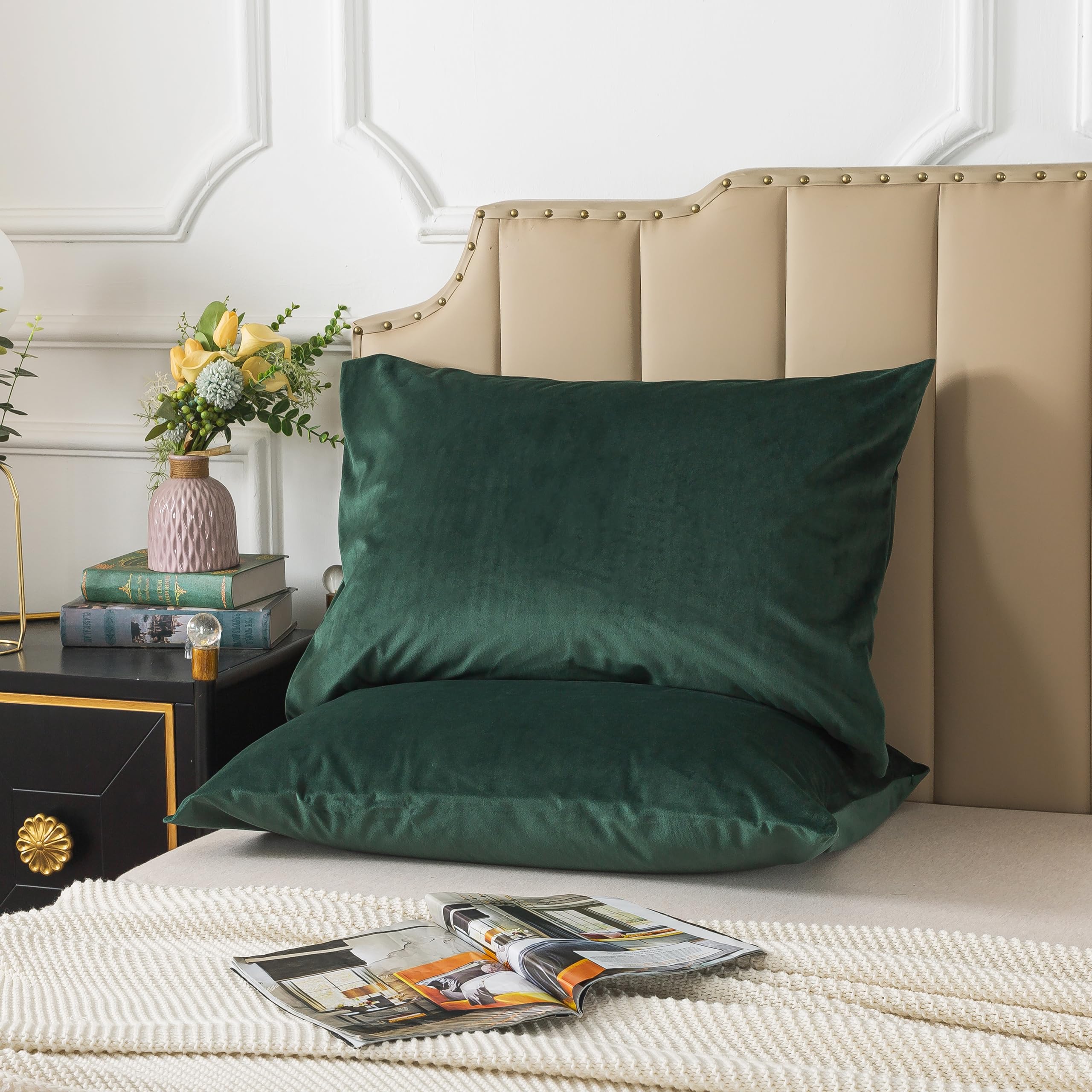 H HOUSEHOLD Set of 2 Velvet Queen Size Pillowcase, Soft and Cozy Luxury Fuzzy Flannel 20x30 Inches Pillow Cover with Zipper (Queen (20 x 30 Inch), Dark Green)