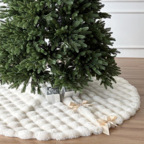 Starry Dynamo 60-Inch Puff Quilt Faux Fur Christmas Tree Skirt, Soft Plush Tufted Texture with Satin Ribbon Ties, Cream