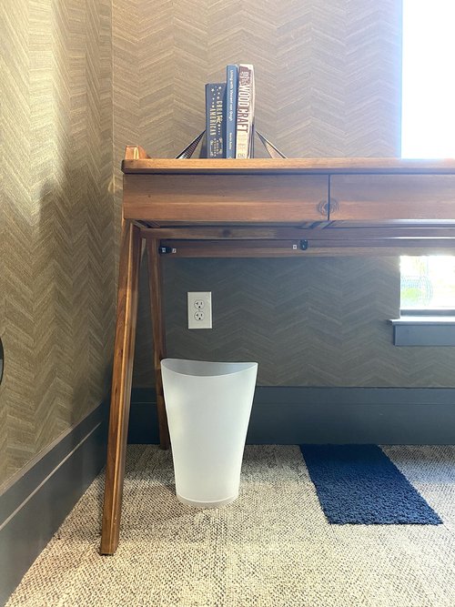 Rubbermaid Spa Works Compact Contemporary Style 9 Quart Indoor Open Vanity Home Trash Container White