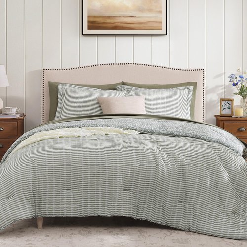 BLOOMHAVEN Queen Comforter Set - 7 Pieces Green Bedding Sets for All Seasons, Lightweight Soft Bed in a Bag Queen with Revesible Farmhouse Comforter, Sheets, Pillowcases & Shams