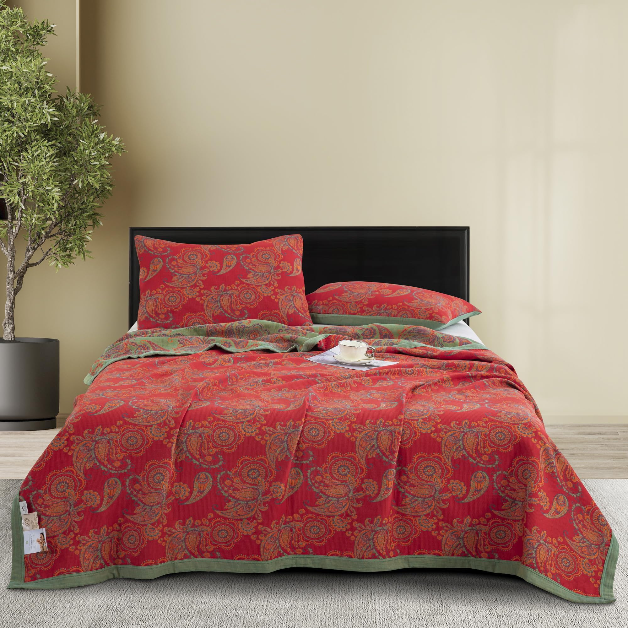 Purefair 100% Cotton Muslin Blanket Jacquard Red Paisley Quilt, Super Soft 3 Layers Gauzy Breathable Reversible Lightweight Bed Cover Bedspread Coverlet for All Seasons, Twin(59"x94"), No Pillow Sham