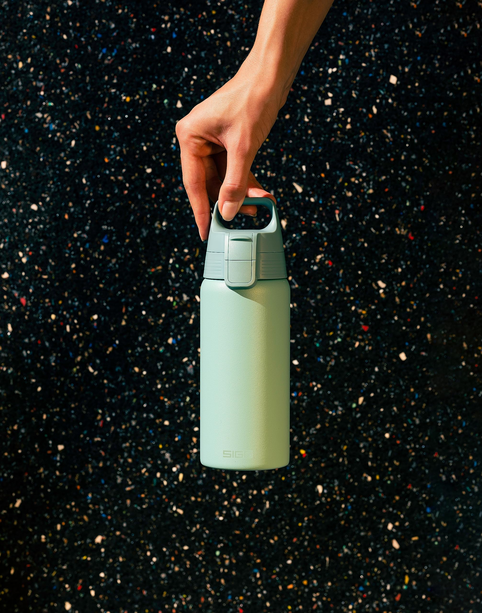 Sigg - Insulated Kids Water Bottle - Shield One Eco Green - Suitable For Carbonated Beverages - Leakproof - Dishwasher Safe - BPA Free - 90% Recycled Stainless Steel - Brushed - Whale - 17Oz