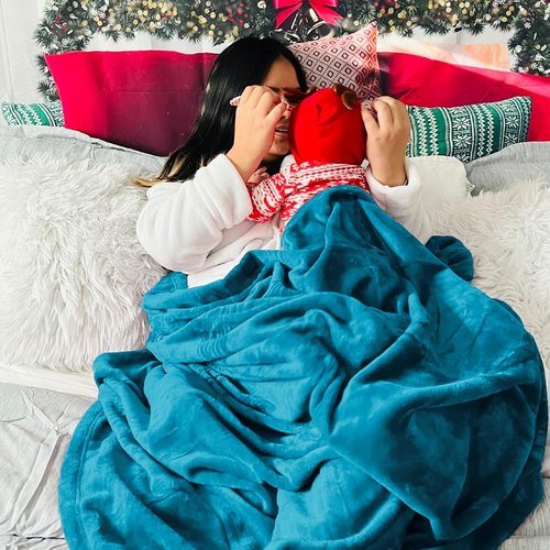 Bedsure Teal Blue Fleece Blanket - Soft, Lightweight 300GSM Plush Blanket for Bed, Sofa, Travel | 50x70 Inches