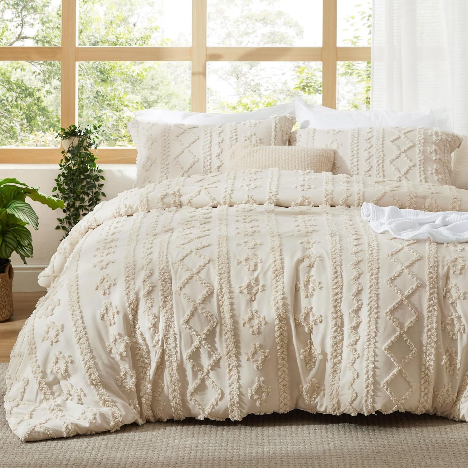 Bedsure Tufted Boho Comforter Set - Queen Size Beige Bedding with GentleSoft™ Fabric | 3-Piece Farmhouse Style