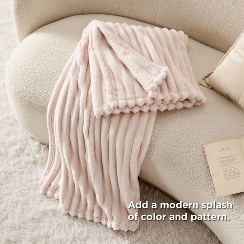 Bedsure Crystal Pink Fleece Blanket & Throw Pillow Covers Crystal Pink