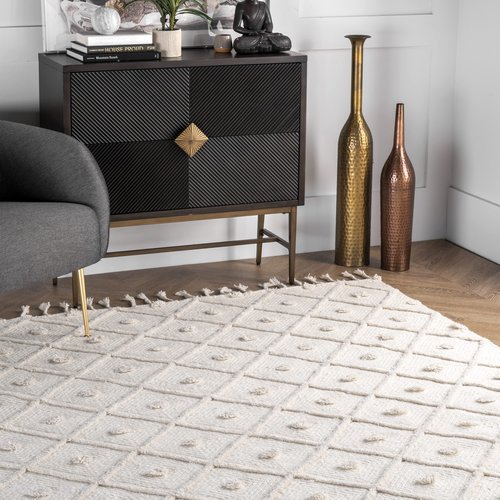 nuLOOM Jinny Moroccan Wool Tasseled Area Rug, 4' x 6', Ivory, Rectangular, 0.25" Thick