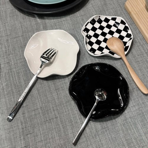 SVLX YIXVN Spoon Rest for Stove Top, 5.3 Inch Ceramic Spoon Holder for Kitchen Counter, Coffee Ladle Holder, Utensil Rest for Cooking, Housewarming Gifts (White)