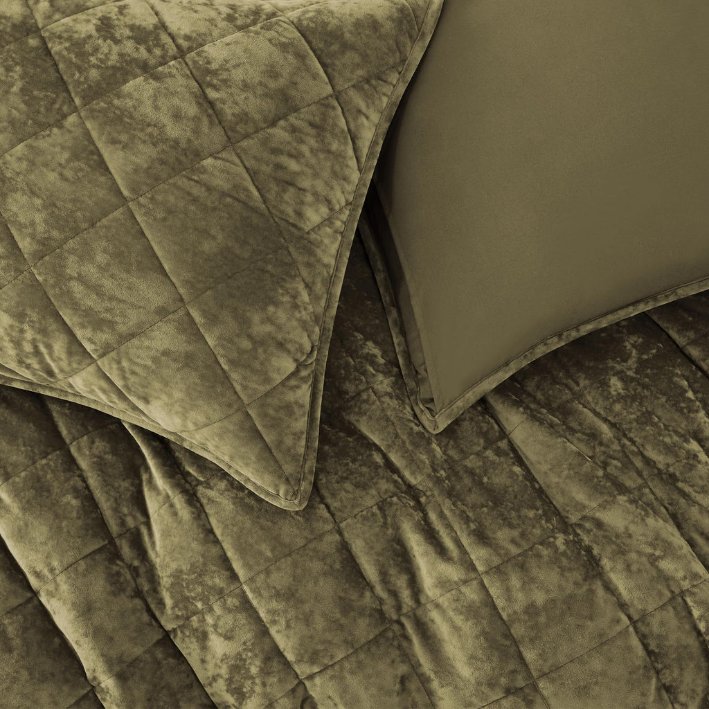Wonderful Luxury Velvet Green Quilt Set Queen, Diamond Stitch Pattern Bedding, Lightweight Ultra-Soft Skin-Friendly, All-Season, Versatile as Comforter/Bedspread for Adults Teens Kids Bedroom,94"x94"