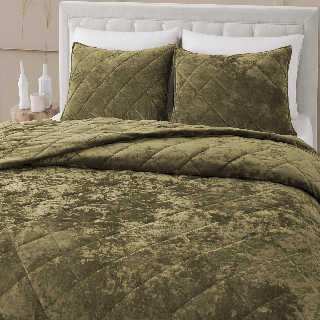 Wonderful Luxury Velvet Green Quilt Set Queen, Diamond Stitch Pattern Bedding, Lightweight Ultra-Soft Skin-Friendly, All-Season, Versatile as Comforter/Bedspread for Adults Teens Kids Bedroom,94"x94"