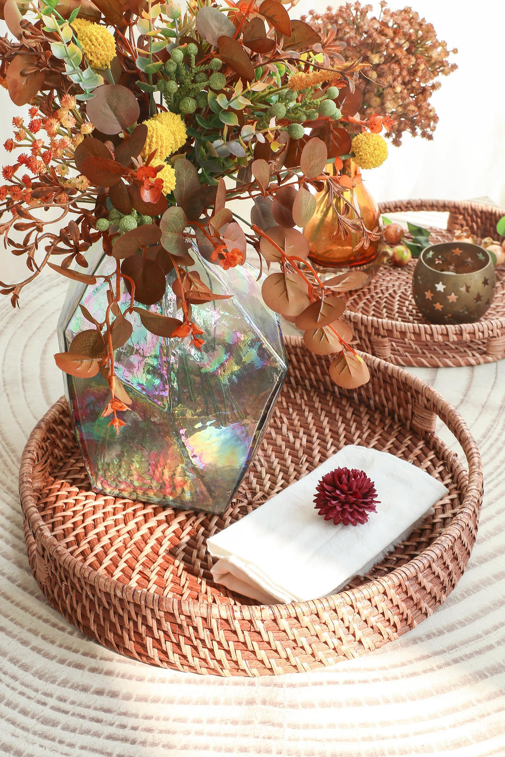 HITOMEN 14.2" Hand-Woven Round Rattan Serving Tray Decorative Ottoman Wicker Platter with Handles for Coffee Table, Breakfast, Drinks, Snack, Bread, Fruit, Vegetables (Honey Brown-L)
