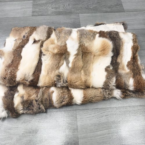 Natural Rabbit Fur Sofa Bed Throw Blanket,Rug,Rabbit Pelt Skin Fur Blankets/Plates Furry Soft Warm Lush Throw Home Decoration Reprocessed DIY Materials (21.65" x 43.3" Tan)