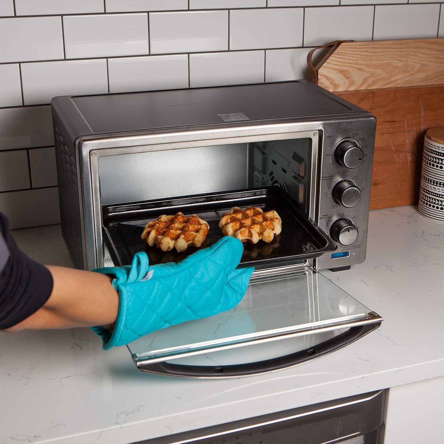 Now Designs Basic Oven Mitt - Bali Design | Set of 2 | 6.5 x 13 Inches for Superior Heat Protection