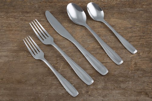 Cambridge 426540CJBR2R Waylen Mirror 40-Piece Flatware Set with Rustic Caddy
