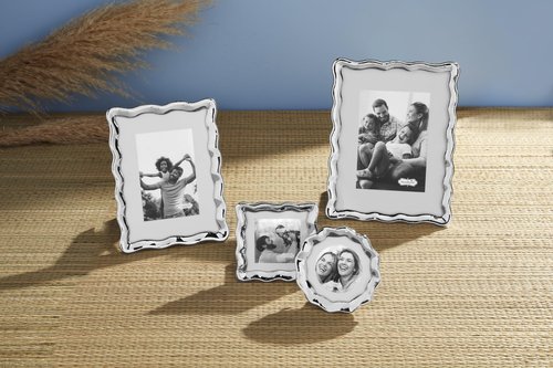 Mud Pie 4X6 Wavy Metal Frame; 9 1/4" X 7"