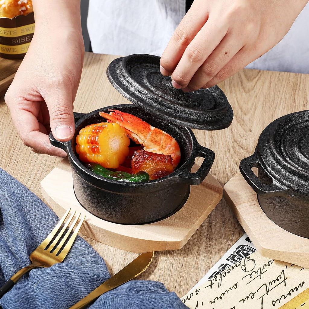 Skiennix 20 oz Dutch Oven Pot Set - Pre-Seasoned Cast Iron Casserole with Lid & Wooden Base | Heavy-Duty Black Cocotte