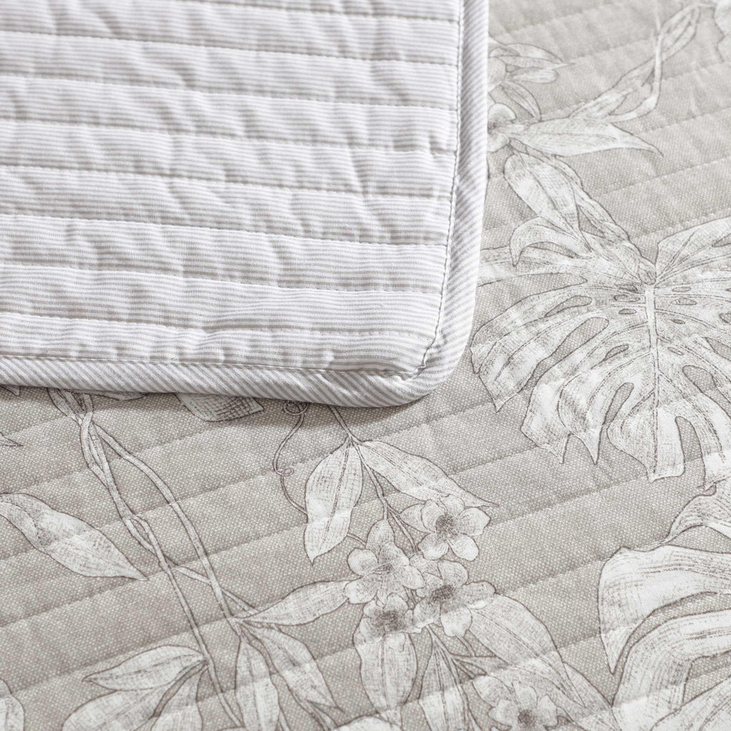 Tommy Bahama - Full/Queen Quilt Set, Lightweight and Breathable Bedding with Matching Sham(s), Super Soft Bedding Set (Jungle Toile Beige, Full/Queen)