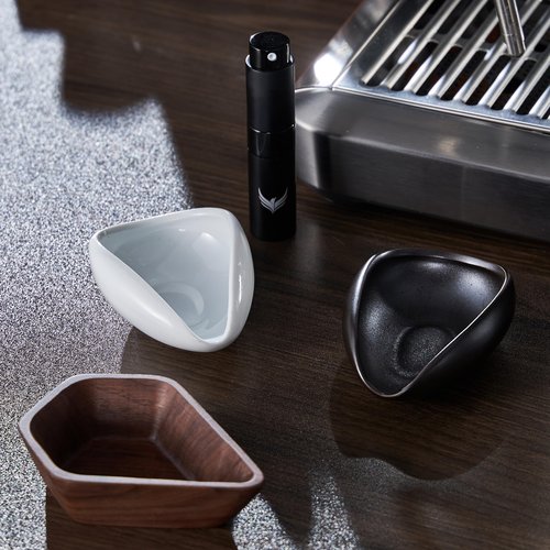 KNODOS Walnut Coffee Bean Dosing Cup and RDT Coffee Spritzer Set Coffee Bar Accessories Wooden Dosing Vessel Single Dose Coffee Measuring Tray Kit