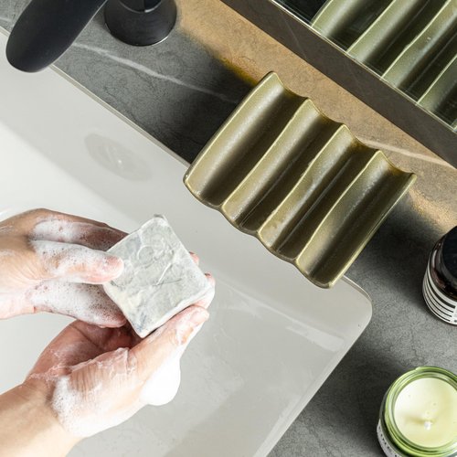 Cormomu Bar Soap Holder, Ceramic Soap Dish for Shower, Bathroom Soap Saver with Drainage, Bathroom and Kitchen Sink Organizer, Keep Soap Dry