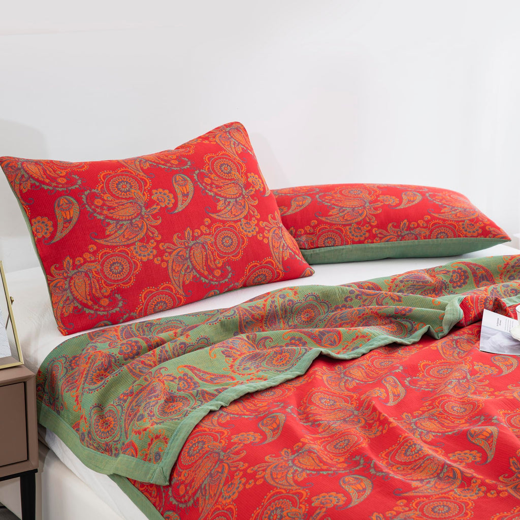 Purefair 100% Cotton Muslin Blanket Jacquard Red Paisley Quilt, Super Soft 3 Layers Gauzy Breathable Reversible Lightweight Bed Cover Bedspread Coverlet for All Seasons, Twin(59"x94"), No Pillow Sham