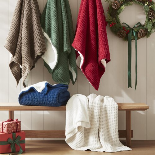 Madison Park Luxuriously Cozy Chenille Throw Blanket Waffle Weave Reversible Soft & Warm Sherpa Throw, Lightweight, Breathable Waffle Throw, Farmhouse Room Décor Summer Blanket, 50x60, Green