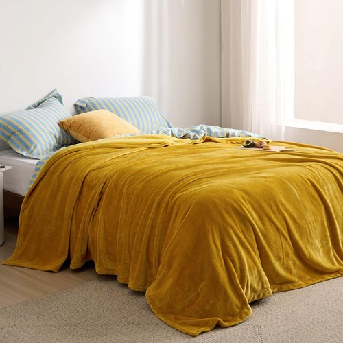 Bedsure Fleece Blanket - Soft, Lightweight Plush Queen Blanket in Gold Yellow | Cozy Microfiber 90x90 Inches