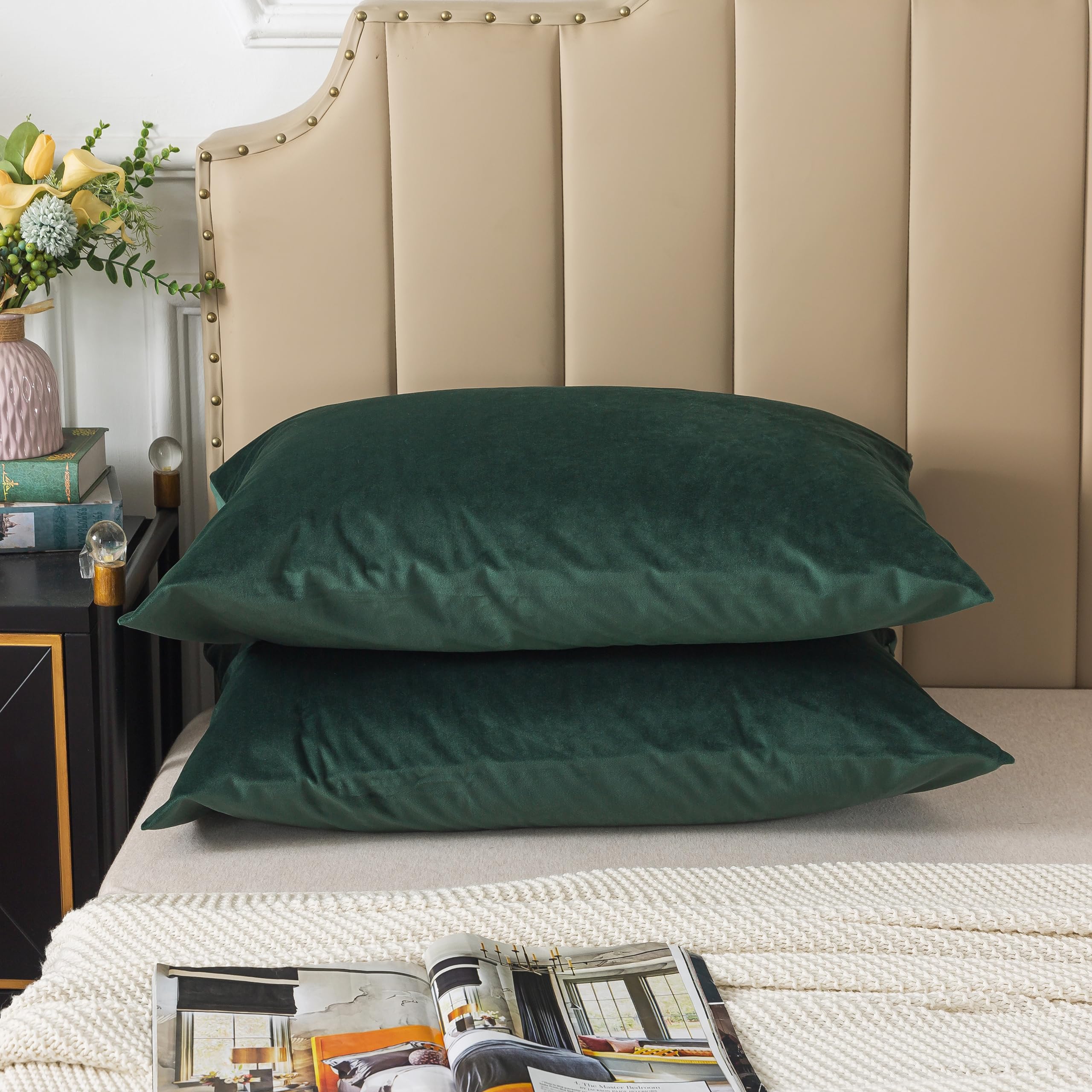 H HOUSEHOLD Set of 2 Velvet Queen Size Pillowcase, Soft and Cozy Luxury Fuzzy Flannel 20x30 Inches Pillow Cover with Zipper (Queen (20 x 30 Inch), Dark Green)