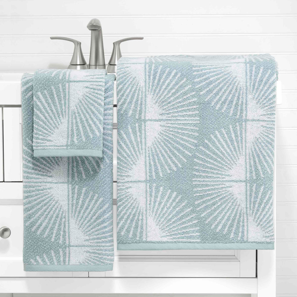 Nicole Miller - Washcloths, Soft & Absorbent Cotton, Dorm Room Essentials, Set of 4 (Kendall Collection, Oasis)
