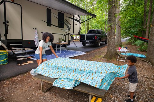 Camco Pop-Up Utility Container - Use as Collapsible Trash Can When Camping - Holds 30-Gallon Kitchen-Size Trash Bags - 2-Ft Tall & Collapses for RV Storage and Organization (53490)