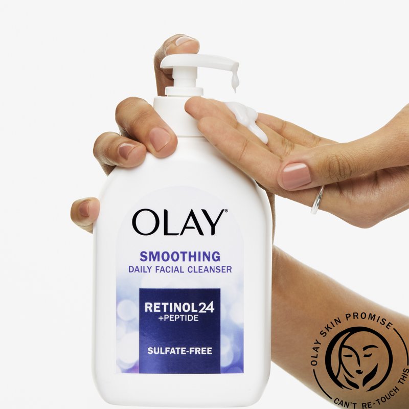Smoothing Daily Facial Cleanser with Retinol 24 & Peptides - 16 oz