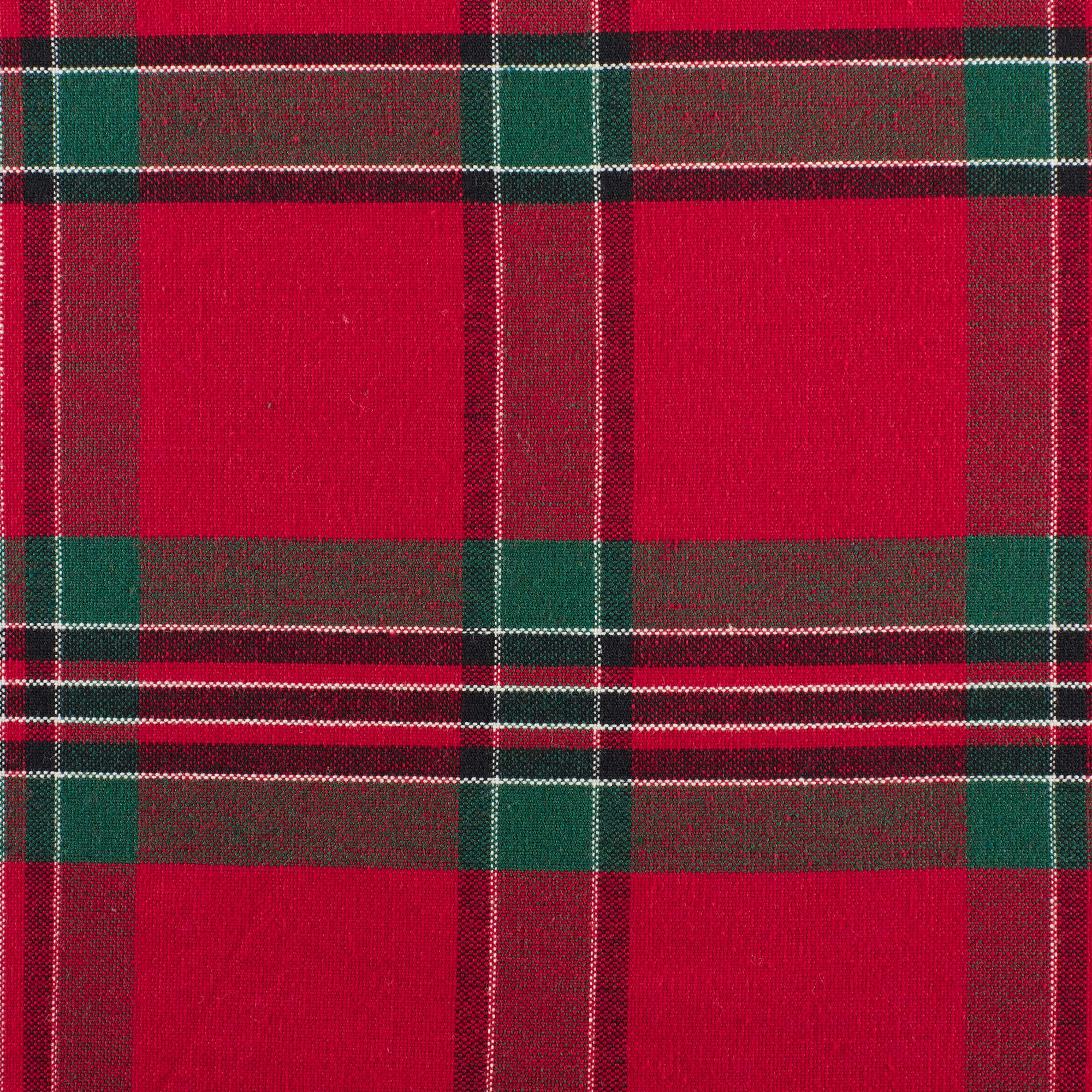DII Farmhouse Christmas Plaid Dining Table & Kitchen Décor, Holiday Tablecloth, 70" Round, Red & Green
