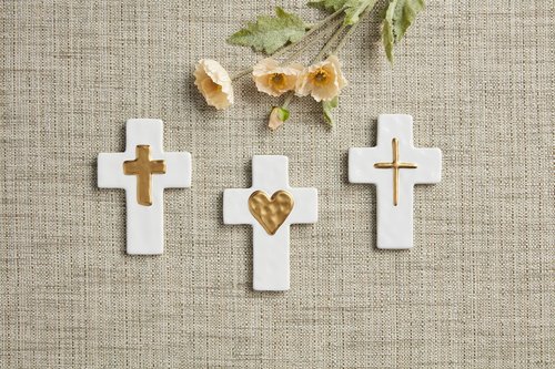 Mud Pie Ceramic and Gold Heart Cross; 6" x 4"