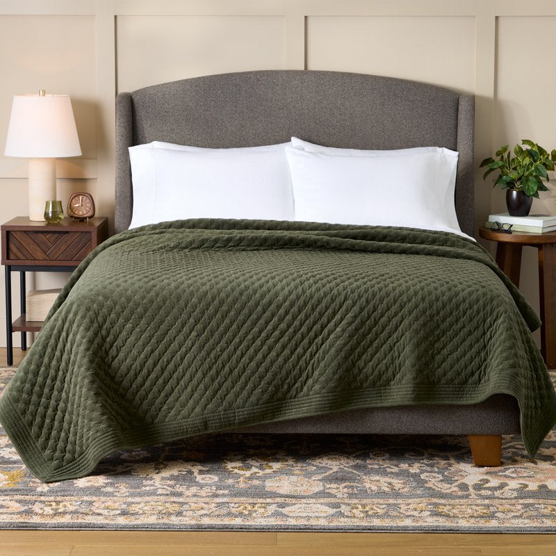 Better Homes & Gardens King Tufted Matte Velvet Quilt - Emerald Green