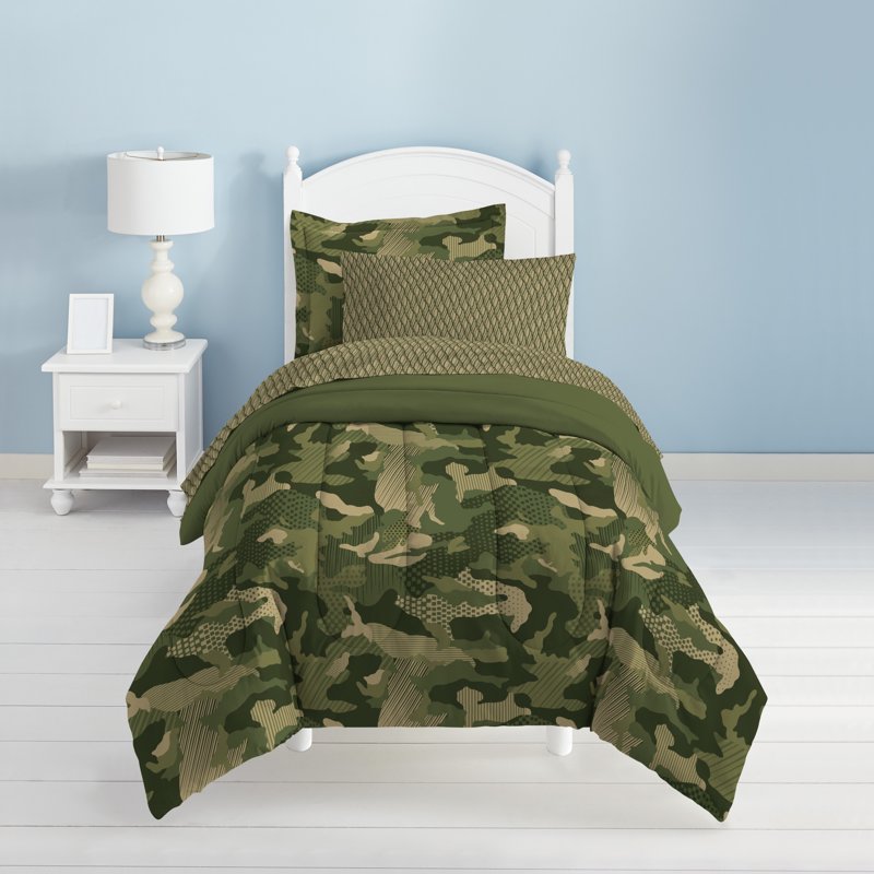 Full Size Camouflage Comforter Bed-in-a-Bag Set - Child Unisex