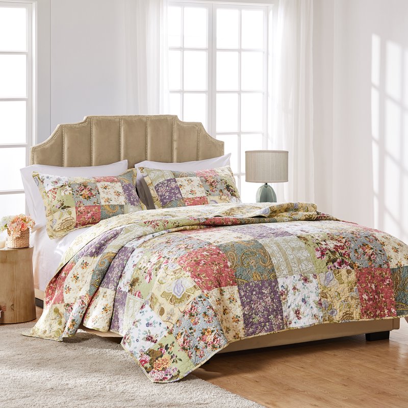 Full/Queen Reversible Cotton Quilt Set with Pillow Shams - Blooming Prairie