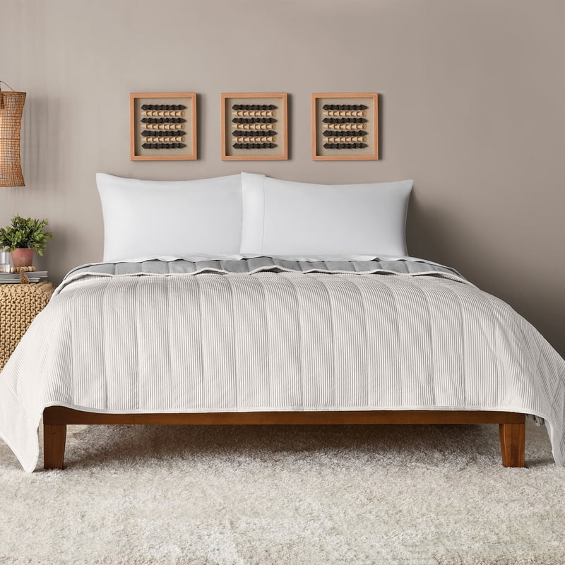 Mainstays King Reversible Corduroy Quilt - White Bedding