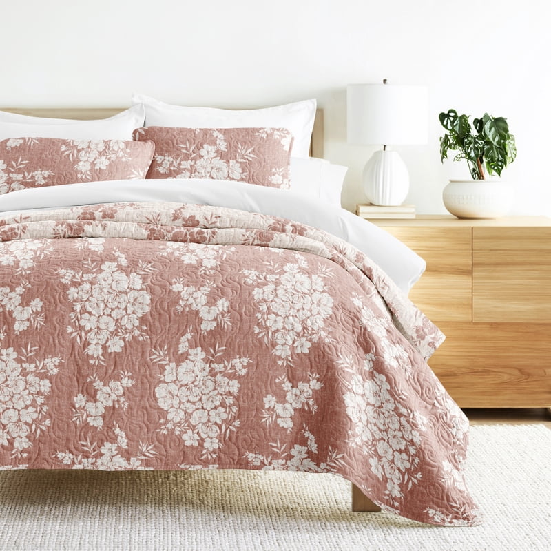 Twin Terracotta Reversible Quilt Set with Shams - Distressed Bouquet