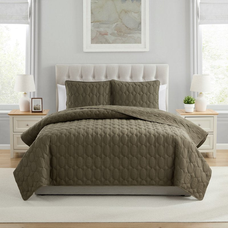 King Olive Geometric Quilt Set with Circles - 3-Piece Bed Comforter and Shams