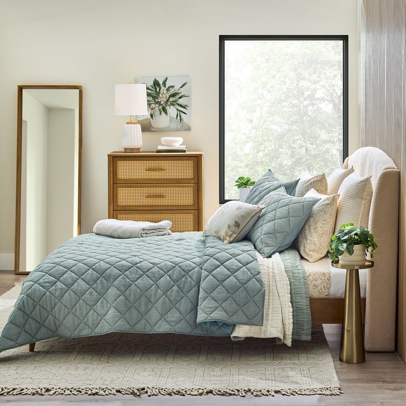 Full/Queen Diamond Gauze Quilt - Reversible Sage Bedding for Spring & Fall