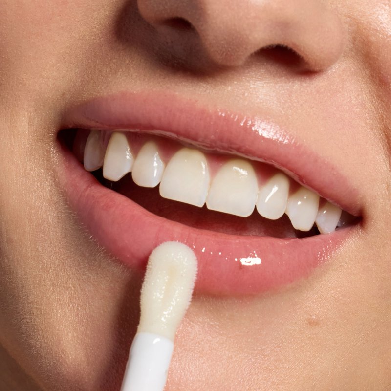 Vanilla Hydrating Lip Oil - Sheer Tint High-Shine Gloss
