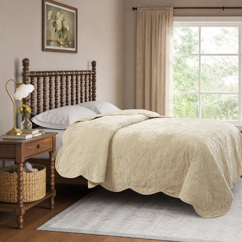 The Pioneer Woman Eloise Floral Velvet Quilt - King Beige with Scalloped Edges