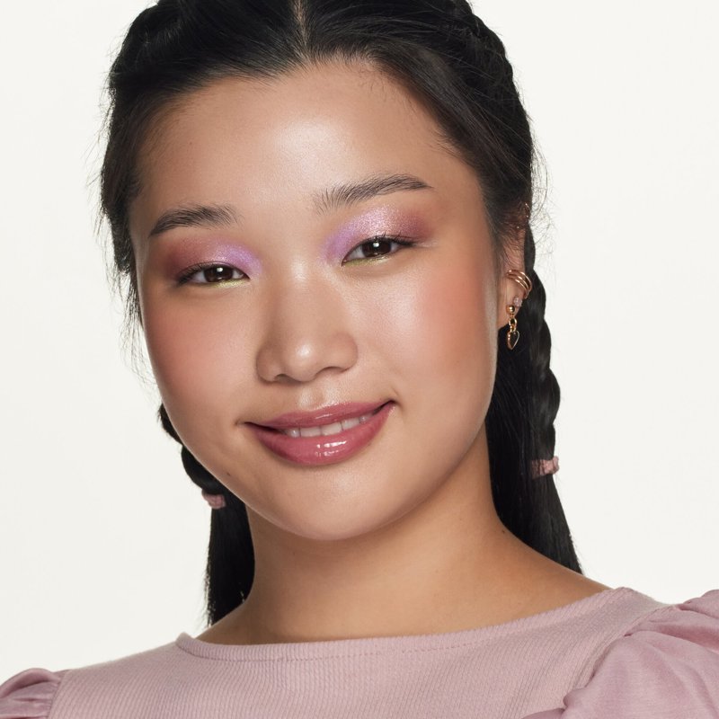 Hydra Kiss Lip Oil - Moisturizing & High-Gloss Finish