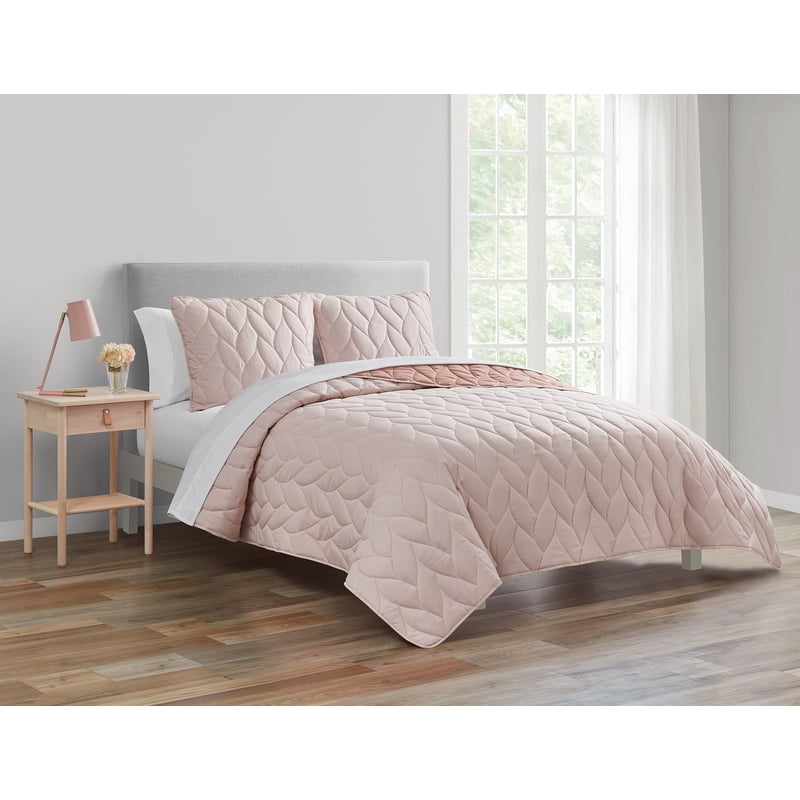 King Reversible Quilt Set with White Sheets - Soft Pink Bedding