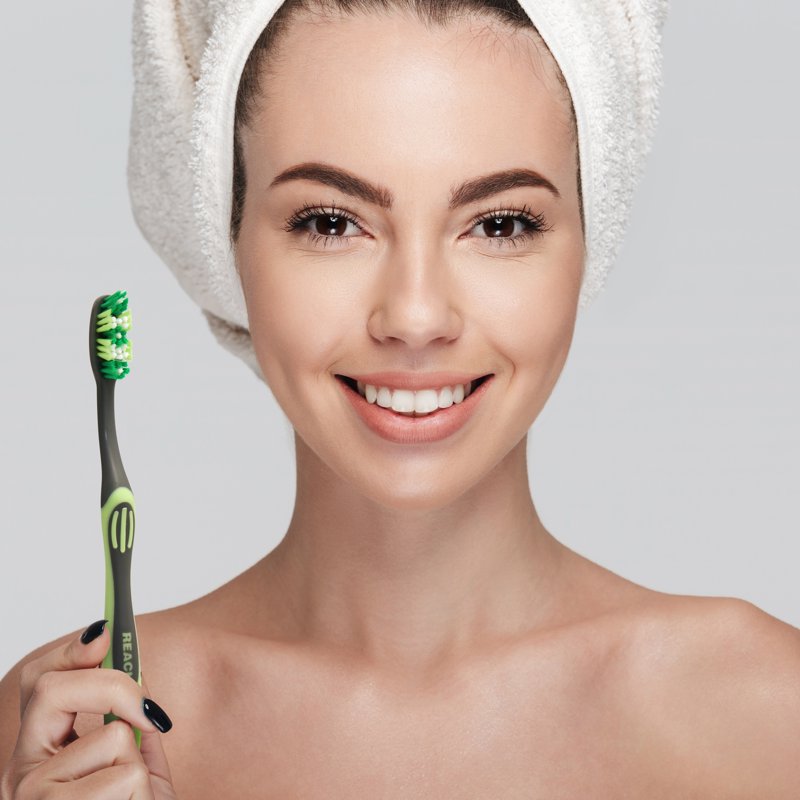 Manual Toothbrush Set - with Caps for Whole Mouth Cleaning