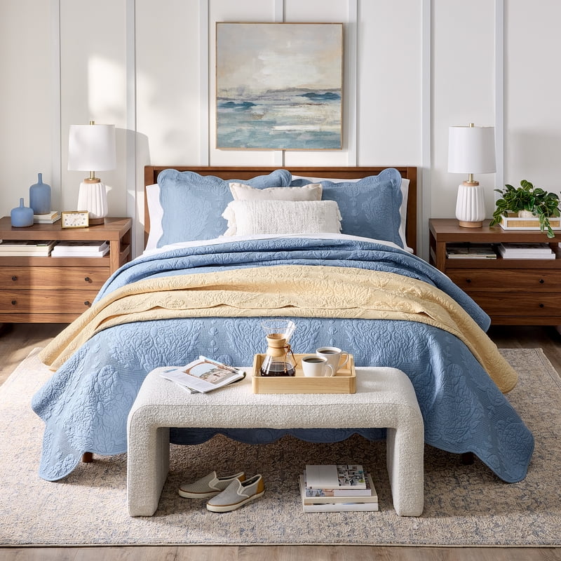 King Cotton Quilt with Paisley Medallion Design - Blue Silver, Scalloped Edge - Limited Edition